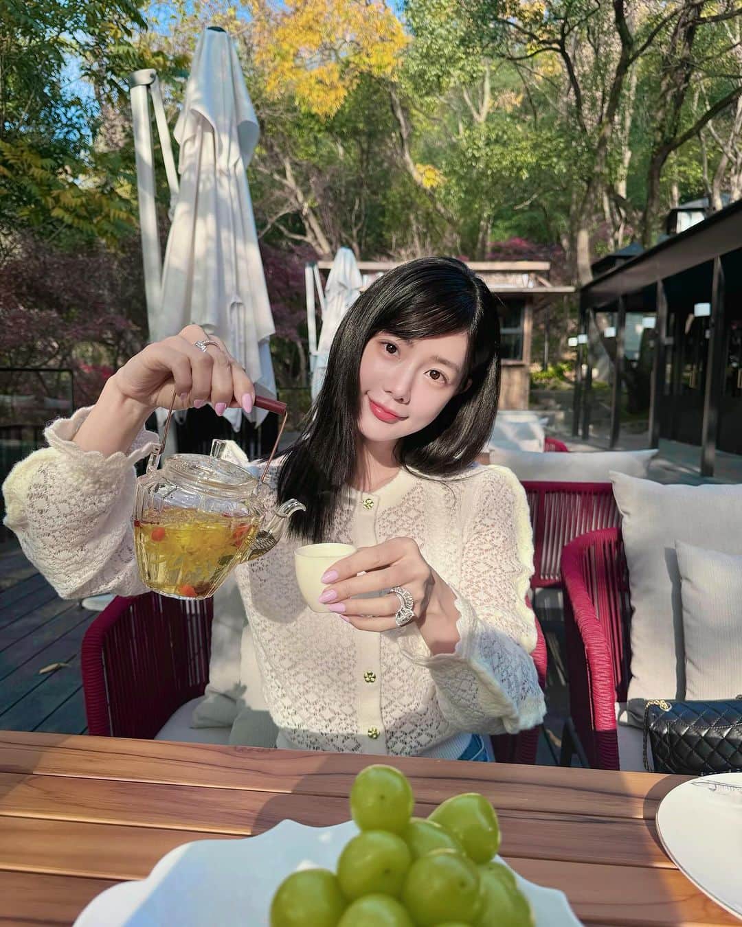 クララのインスタグラム：「🍵」