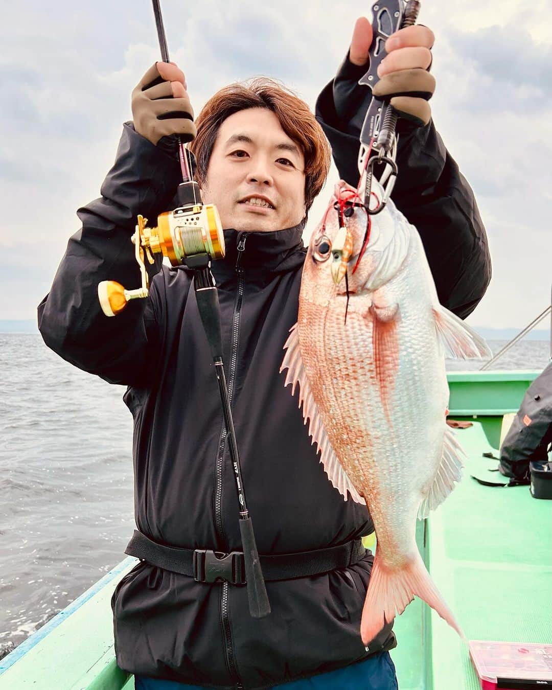 井澤惇のインスタグラム：「真鯛釣ってやったんだ  #タイラバ」