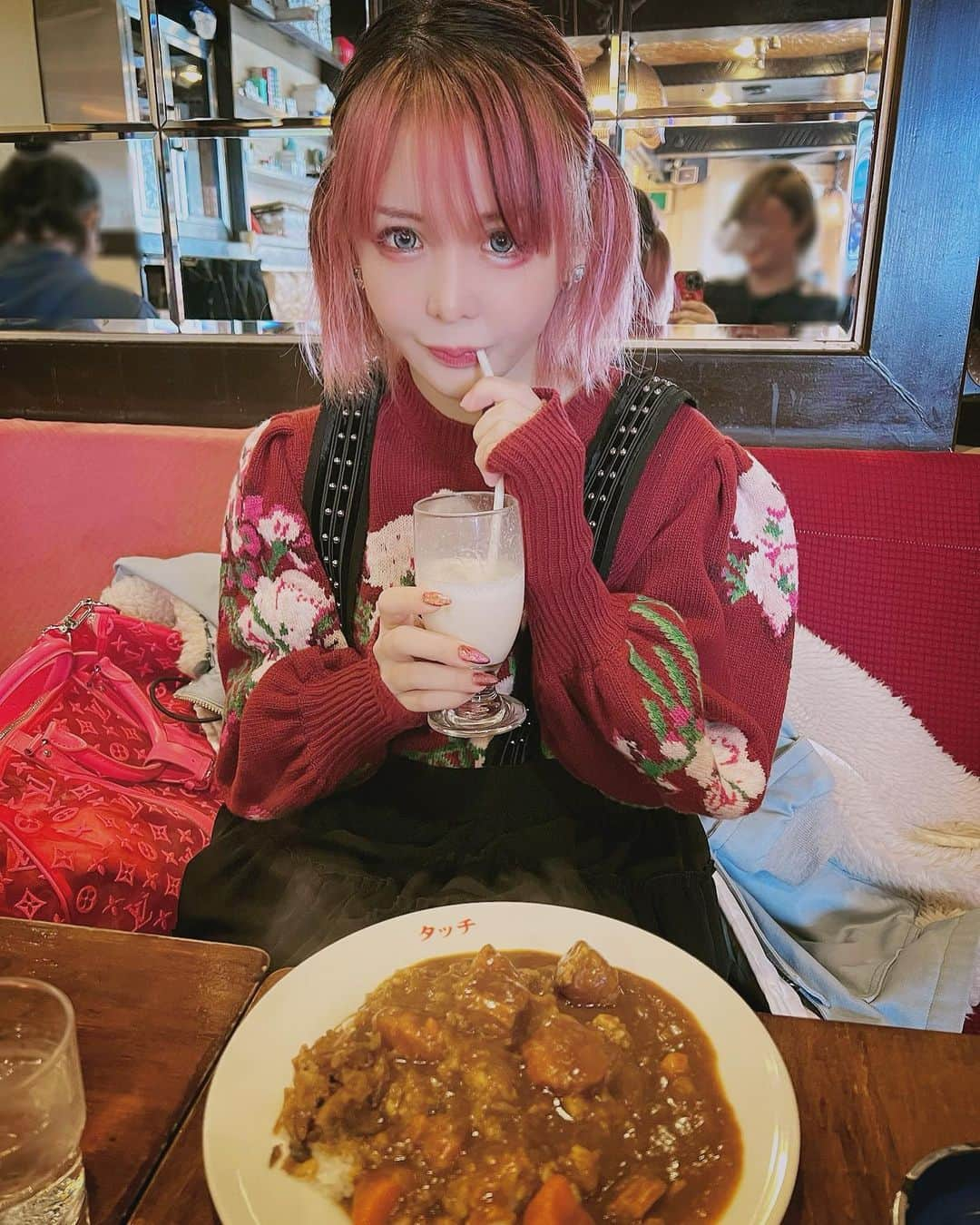 大森靖子のインスタグラム：「歌舞伎町　クール  ずっと心の本拠地 ランチバナジューセットのカレーが私の日本一」