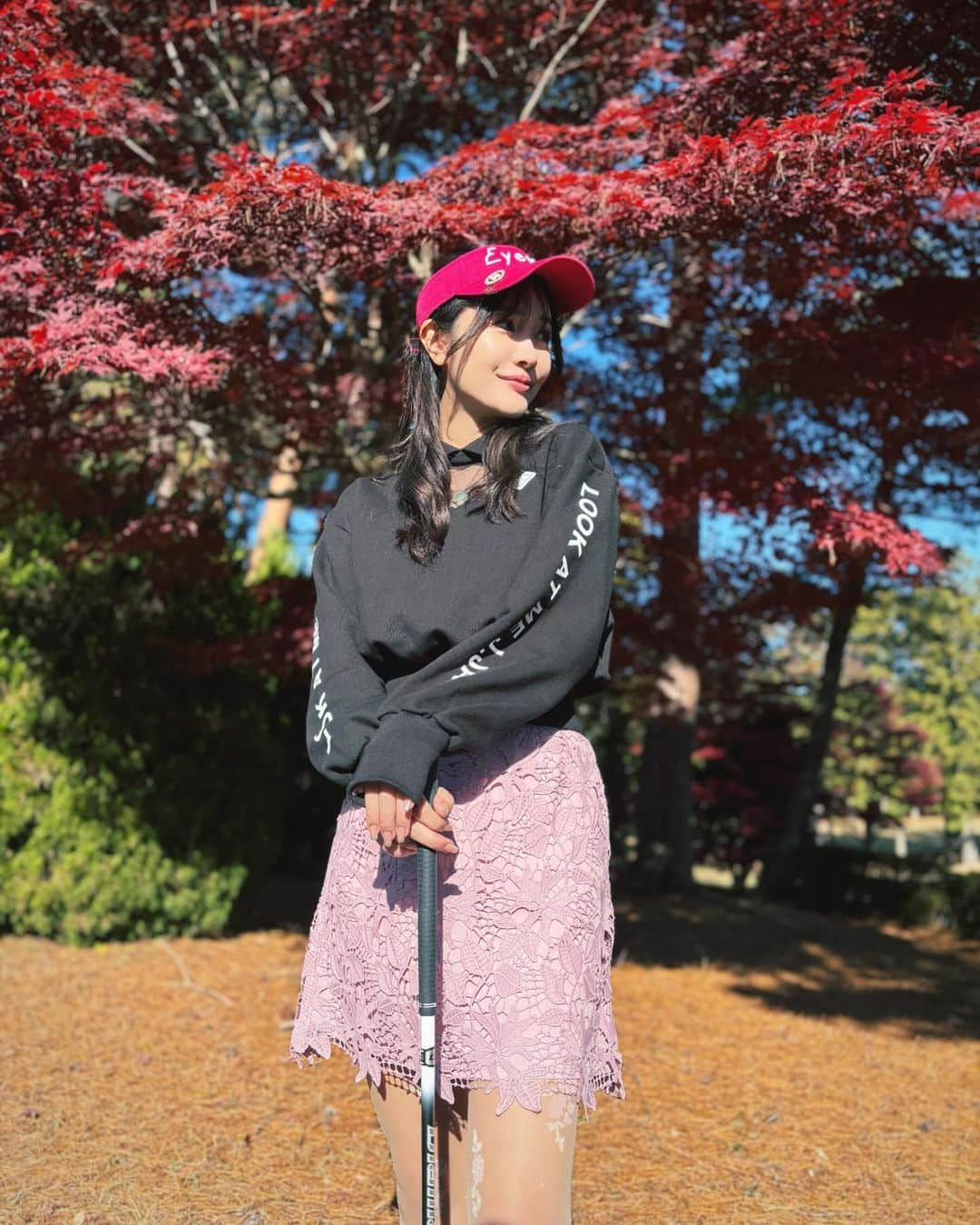 宇水遥佳さんのインスタグラム写真 - (宇水遥佳Instagram)「. 秋ゴルフの時差投稿⛳️🍂w お誘いいただきコンペへ参加しました✨ . 女子のレベルが高すぎて、70台80台出す 子達が普通にいてびっくり🙈❤️🥹 なんとドラニアは全て女子がかっさらって 行きました👏👏👏素晴らしすぎる❣️ . 久々に会えたお友達もたくさんいて ゴルフは人を繋ぐ素敵なスポーツだなと 再認識🥰そして紅葉が綺麗だった💓 . 以前にコンペでいただいた @j.jane_japan で♡ . . #ゴルフコンペ #ゴルフ女子集合 #秋ゴルフコーデ #ゴルフバカ」12月15日 16時01分 - haruka._.usui