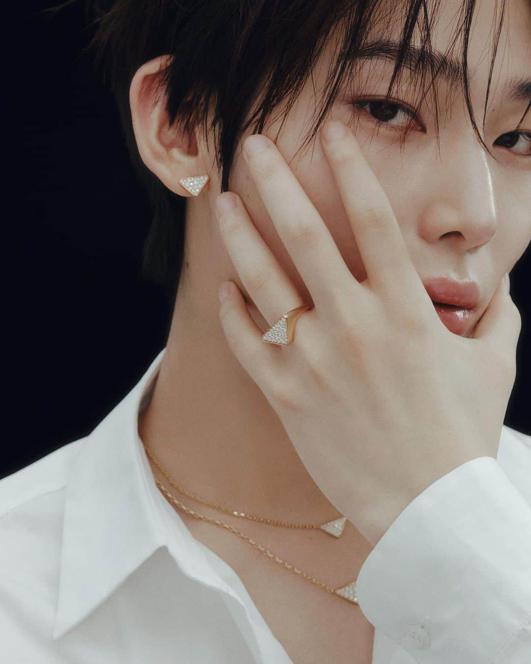 ENHYPENさんのインスタグラム写真 - (ENHYPENInstagram)「@prada Eternal Gold made from 100% recycled gold with pavé diamonds #PradaFineJewelry #AD」12月15日 16時30分 - enhypen