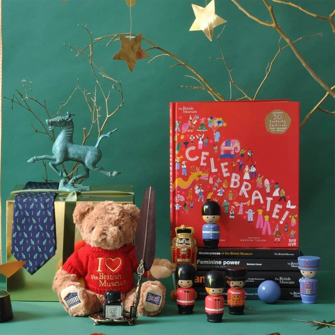大英博物館さんのインスタグラム写真 - (大英博物館Instagram)「🎁 Gifts for the curious and interested! 🏛  Wrap up the magic of the Museum with treats and treasures inspired by history, art, and everything in between 🎨📚  ✉ Behind on this year’s Christmas list? For UK deliveries, our last day with guaranteed arrival is 20 December.  🛍 Browse our thoughtfully curated range at britishmuseumshoponline.org」12月15日 22時11分 - britishmuseum