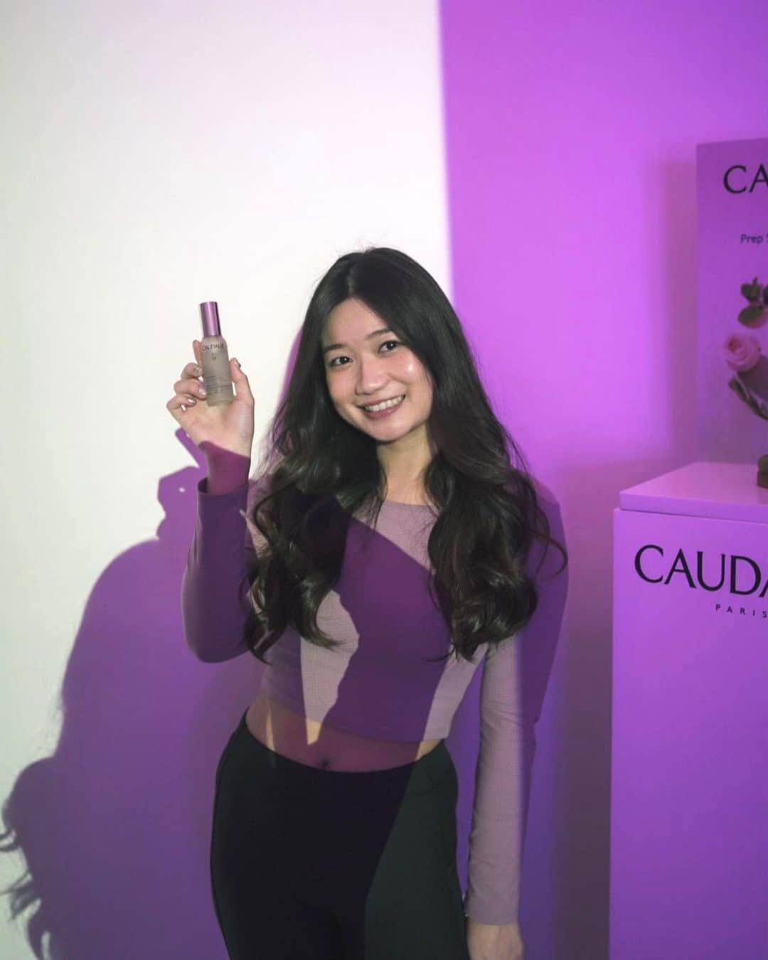 ソニア・ナタリアさんのインスタグラム写真 - (ソニア・ナタリアInstagram)「Yoga session with @caudalie 🤍  this beauty elixir by @caudalie keeps my skin smooth and refresh all day !」12月15日 22時13分 - sonianatalia_w