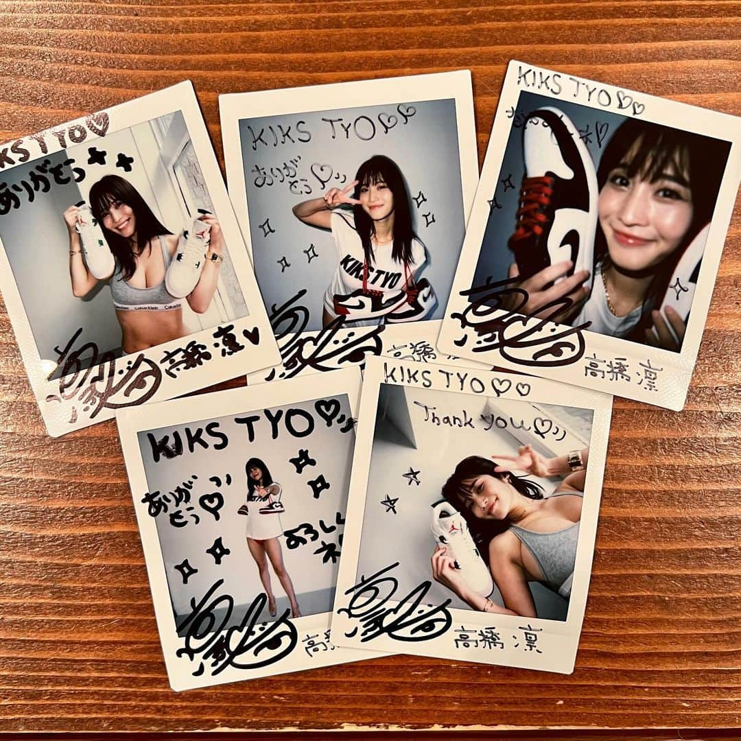 KIKSTYOさんのインスタグラム写真 - (KIKSTYOInstagram)「. KIKS GIRLS TEEに新作が登場!!!  今回のモデルには、高橋凛さんを起用。  8月9日生まれ、新潟県出身。T160cm /B92/W58/H90。 趣味は筋トレ、絵を描くこと。 2014年に原宿でスカウトされグラビアアイドルになる。 翌年には日テレジェニック2015に選出され、2021年には令和の三十路グラドル総選挙1位を獲得する。  『THE MATCH2022』では天心VS武尊戦でラウンドガールを務めた。  現在、SNS総合フォロワー100万人超え 最近発売の写真集「抱いて」が好評発売中。 グラビア、バラエティ・ドラマと最近では競馬番組や多方面で活動中。  抽選で5名様にサイン入りチェキをプレゼント致します。先着順ではありませんので、ご了承下さい。 注）こちらの商品は予約商品となっております。 注）予約商品のため、注文後のキャンセルはお断りさせて頂きます。  注）画像はサンプルです。インクジェットプリントの為、実際とは若干異なる場合がございます。 受注期間 2023年12月15日(金)～2023年12月24日(日)までとなります。 発送は2024年1月下旬予定となります。 予約商品のため、到着日のご指定は頂けません。 . New KIKS TYO x RIN TAKAHASHI tees are available for pre-order at kikstyo.com (Japan) and kikstyoshop.com (International).  Pre-order ends Sunday, December 24th, 2023 or while supplies last.  Buy these pre-order tees for a chance to win 1 of 4 autographed "Cheki" photos from RIN TAKAHASHI. Get 1 entry per purchase. Winners will get an exclusive autographed photo with order.  .  #kikstyo #kiksgirls  #高橋凛 #rintakanashi #logotee #aj1 #airjordan1low #airjordan1blacktoe #sneakerhead」12月15日 16時54分 - kikstyo