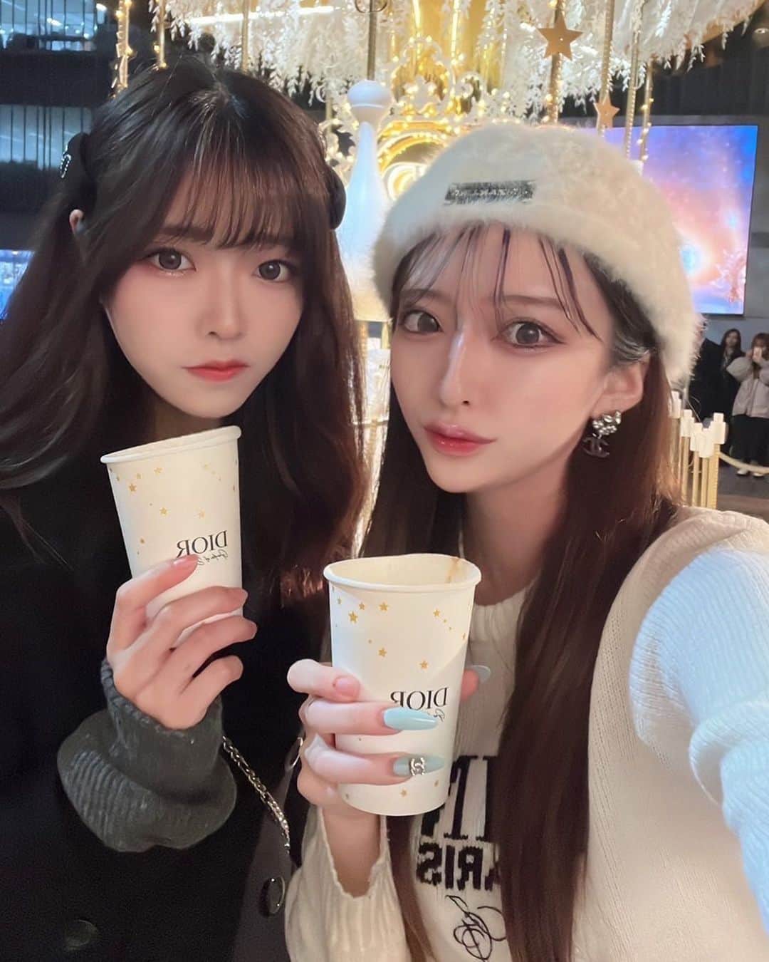 WAKANAのインスタグラム：「相変わらず面白いね👩🏼‍❤️‍👩🏼」