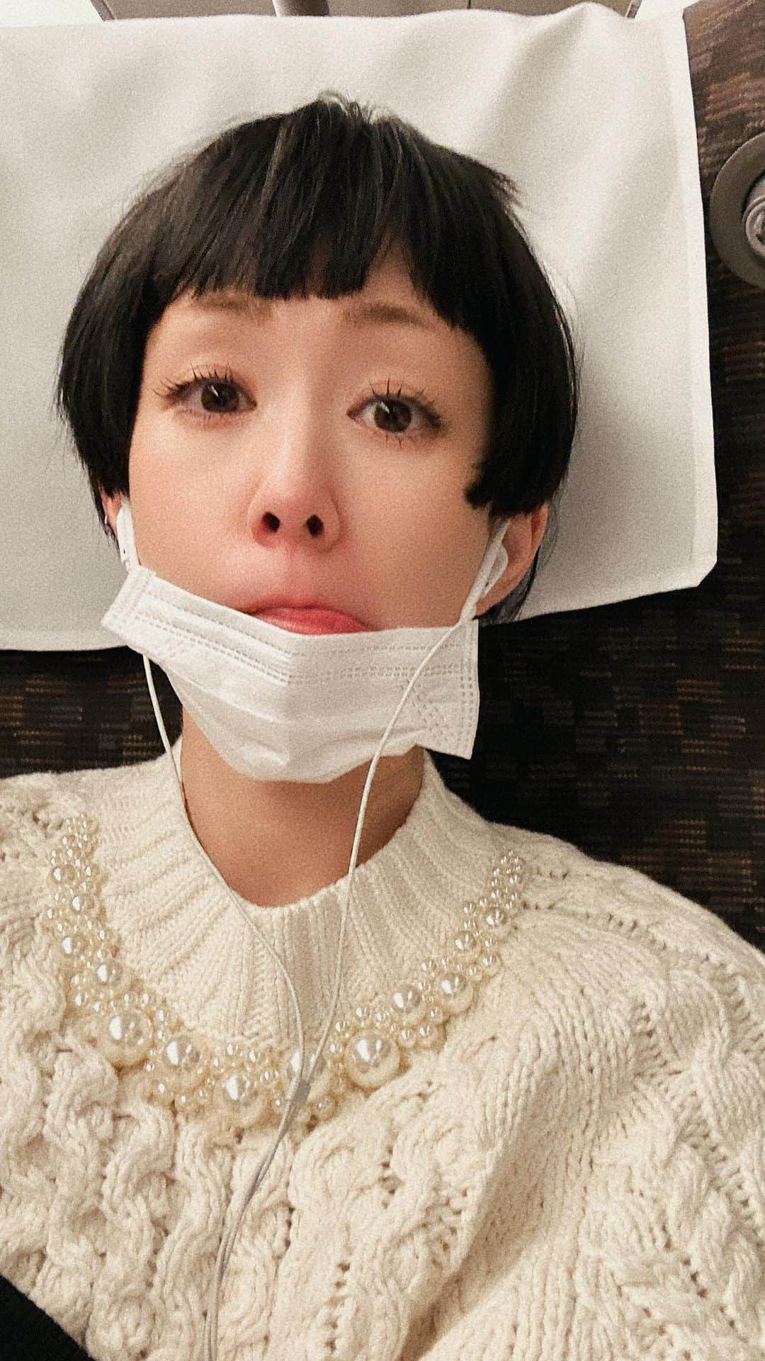 木村カエラのインスタグラム：「いざ、名古屋へ。🚄ビューン。」