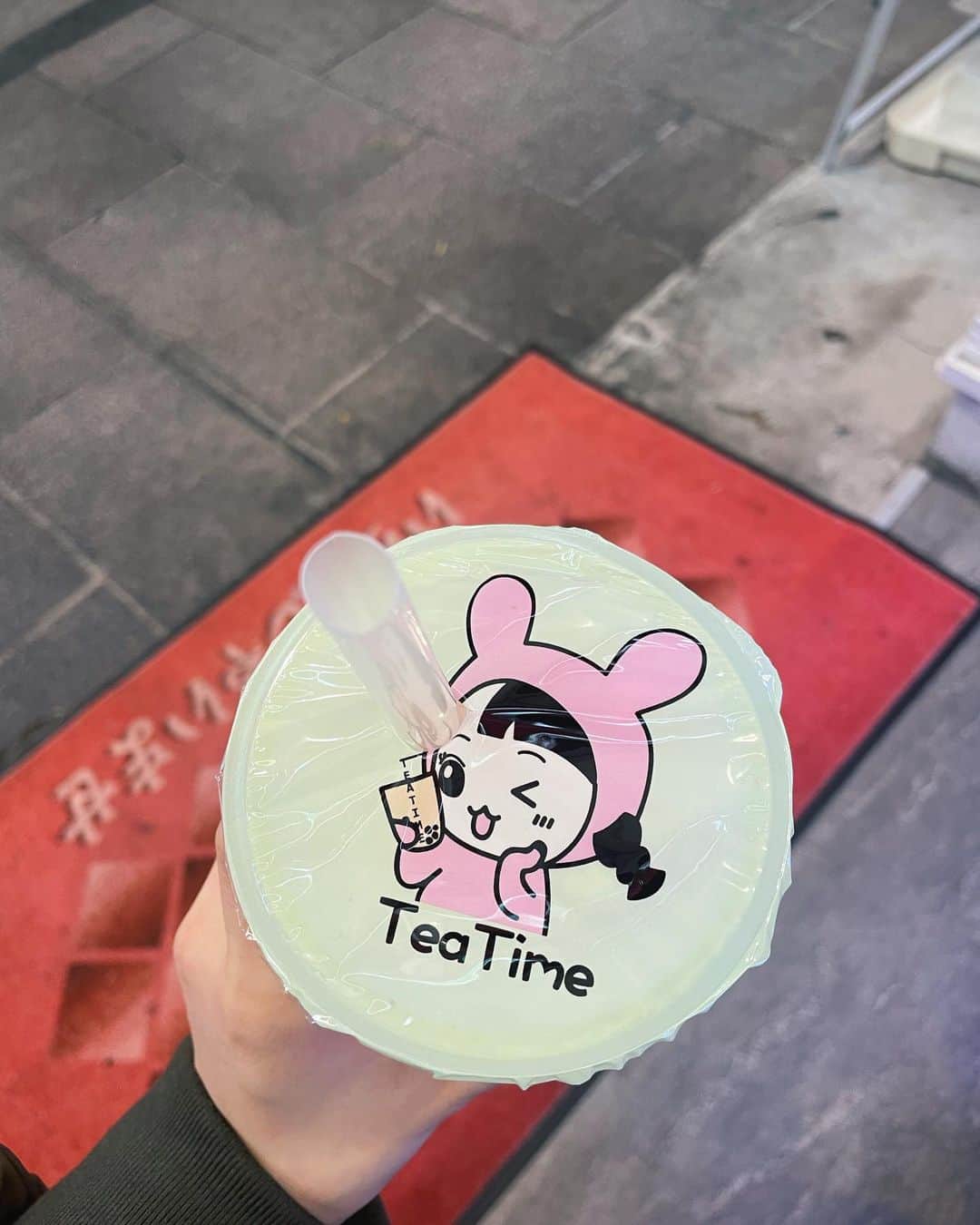 浅倉樹々さんのインスタグラム写真 - (浅倉樹々Instagram)「.  中華街も行った✌🏻  タピオカの女の子かわいいい 真似してみたけど上手く出来なかったので載せません、笑  #横浜中華街」12月15日 17時34分 - kiki_asakura.official