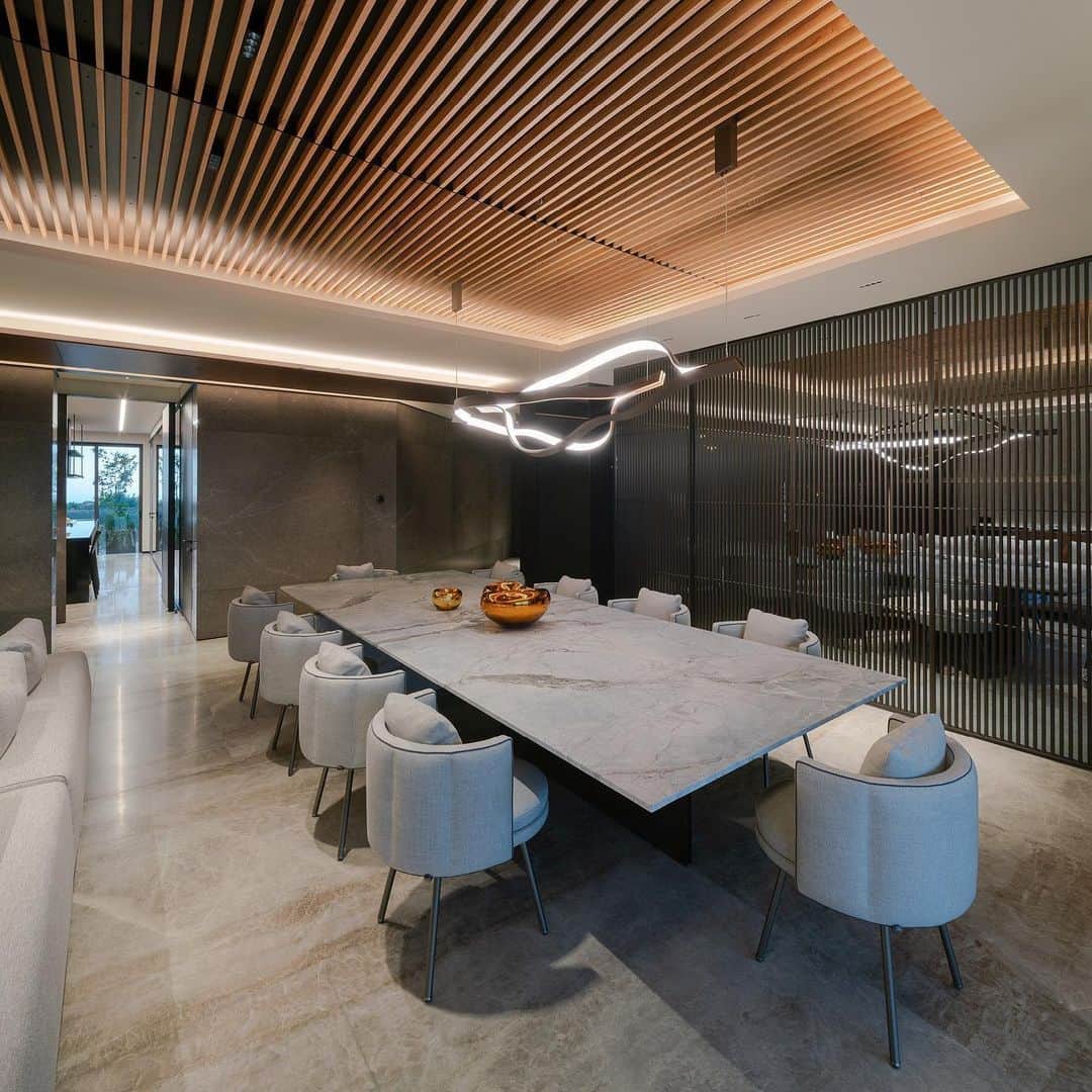 Minotti Londonさんのインスタグラム写真 - (Minotti LondonInstagram)「A flat in the heart of Mexico City looks like a large open space, flooded with air and light: here our furniture sets up the indoor and outdoor living and dining areas to host the most social occasions.  Location: Mexico City Architect: Grupo Arquitectura Furniture Supplier: Minotti Mexico City Photography: Agustin Garza  Discover more at minotti.com  #minotti #minottiprojects #minottimexicocity #interiordesign #designlover #madeinitaly #furniture #architecture #agustingarza #grupoarquitectura @hajjdesignless @agustingarza.photo @grupoarquitectura」12月15日 17時35分 - minottilondon