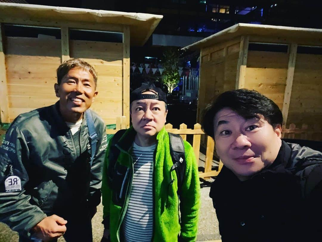 山内要さんのインスタグラム写真 - (山内要Instagram)「第2回熊本都市伝説の会☺️  熊本ローカルな話〜世界経済〜政治〜健康様々な都市伝説を・・😀帰り道真っ暗なクリスマスマーケットへ😀笑　#熊本 #都市伝説 #クリスマスマーケット」12月15日 17時36分 - keitokujiro