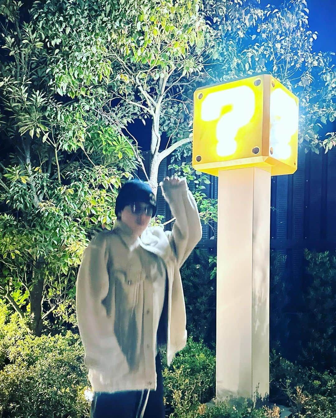 Hiroさんのインスタグラム写真 - (HiroInstagram)「バカ楽しかった。 また絶対行きたい。  ※昨日ではありません。  #usj #ストラックアウトで横の子供が本気過ぎて目が血走ってたよ #まだお姉さんが鐘鳴らしてないのに投げようとしてた #それを見てちょっと引いてるマイファスのボーカル #幼い狂気を感じました」12月15日 18時06分 - hiro_mfs_official