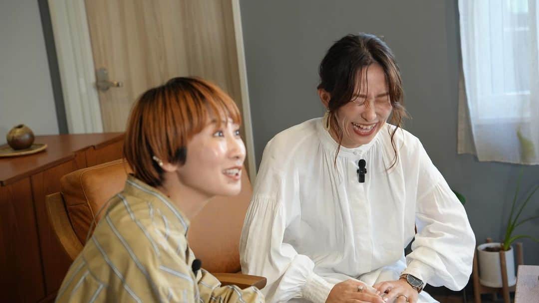 糸数美樹のインスタグラム：「北中城村観光協会さんと 北中城村について、miemeについて あれこれお話しさせていただきました！  私達しに楽しそうでしょ？てか、なんの話してるん？ の顔すぎて😌 でも、 ちゃんとまじめな話してます😌  仕上がりが楽しみ。 出来上がったらお知らせしますねー🧚‍♀️  北中城村観光協会の禰覇さん、 ありがとうございましたー！」