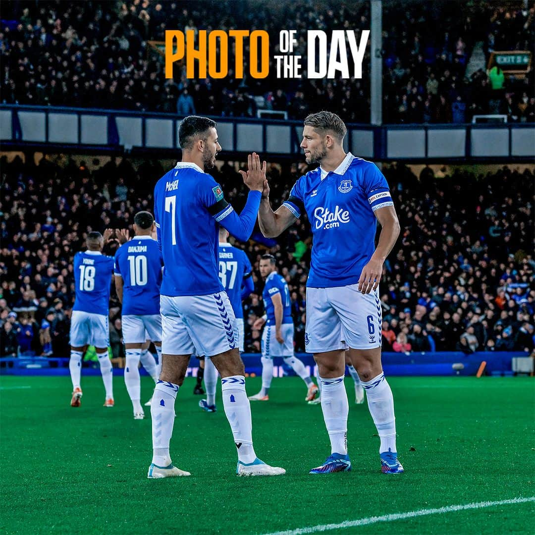 エヴァートンFCさんのインスタグラム写真 - (エヴァートンFCInstagram)「Last time out against Burnley ⏪  #PhotoOfTheDay」12月15日 18時27分 - everton