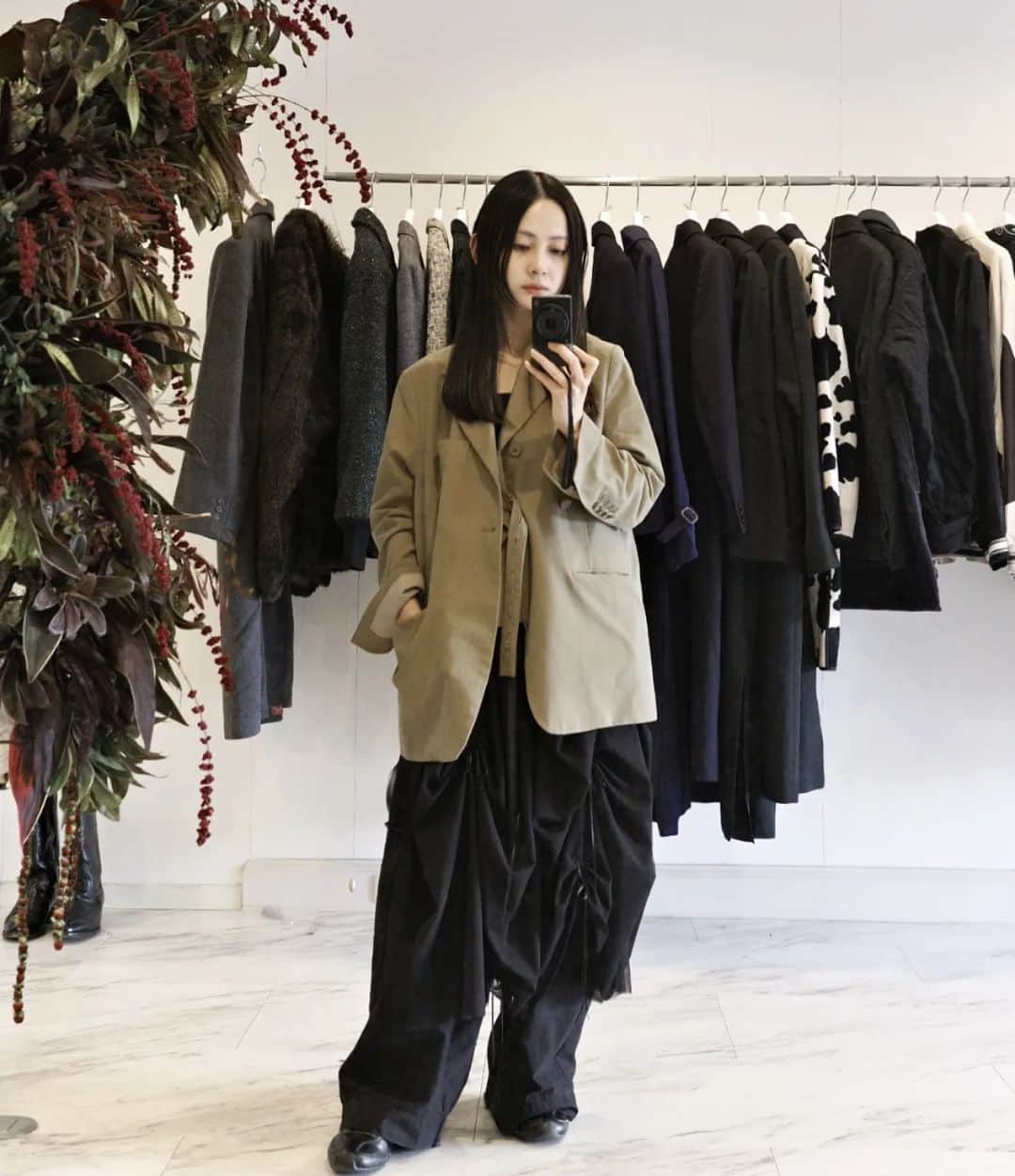 小川琴美さんのインスタグラム写真 - (小川琴美Instagram)「欲張りなスタイリング  ジャケットは、いくつ持ってても良いと思ってる」12月15日 18時24分 - koty______