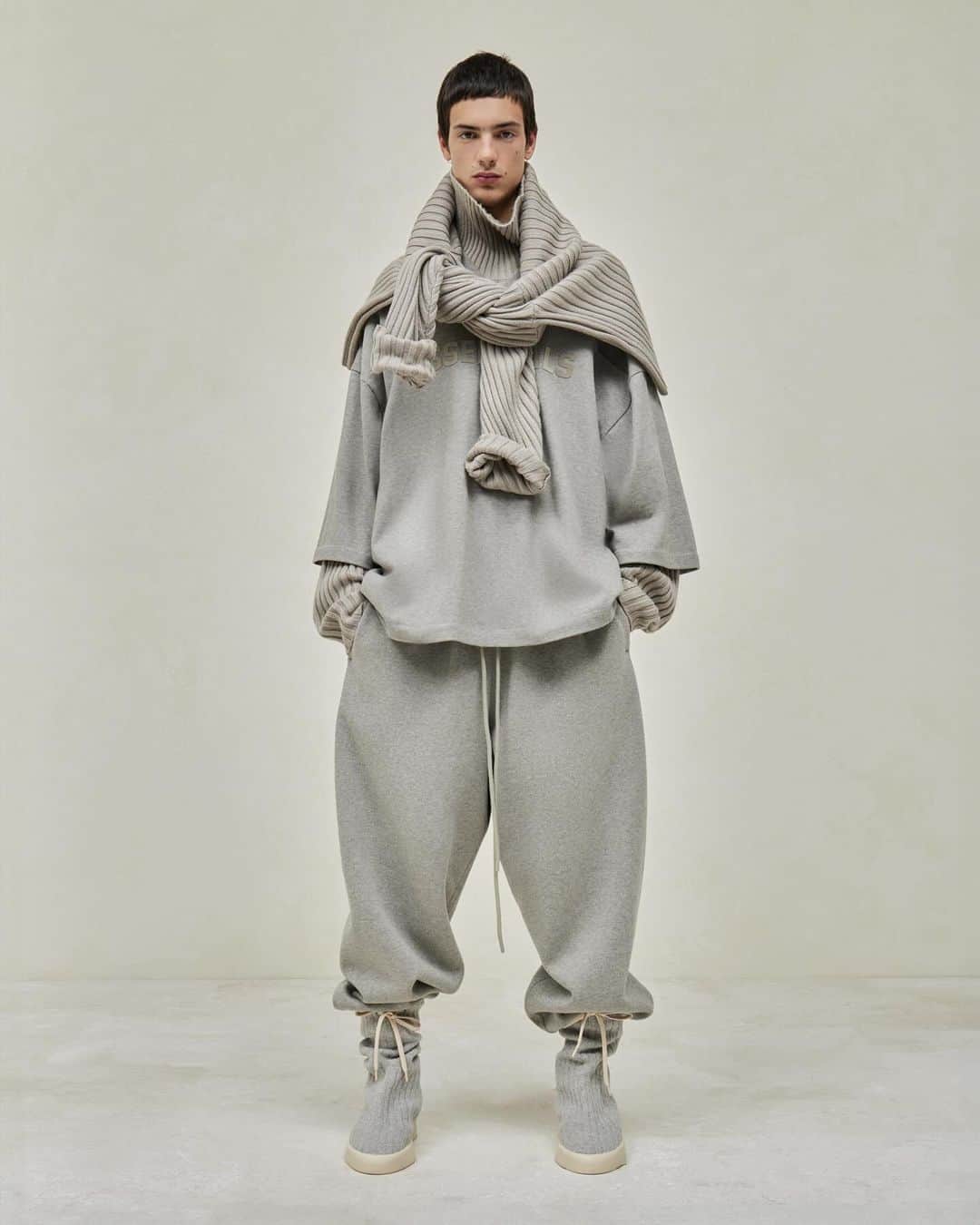 cherry worldwideのインスタグラム：「. Fear of God ESSENTIALS® . " Winter '24 Collection 』. @jerrylorenzo @essentials. . Release online 🍒 . 12 / 16 (sat) 0:00JST . in-store 🍒" 12 / 16 (sat) pm12:00 JST.」