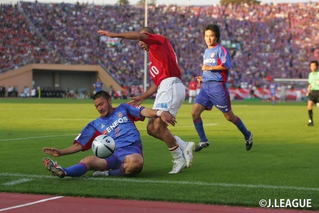 FC東京オフィシャルグッズさんのインスタグラム写真 - (FC東京オフィシャルグッズInstagram)「🔵🔴 02シーズンから09シーズンまで在籍し、現在 #FC刈谷 に所属をしている #茂庭照幸 選手が現役引退を発表しました。 真っ直ぐな性格と血尿が出るまで戦い続ける熱いハートとプレーで愛された茂庭選手。 現役生活おつかれさまでした。  みんなで言おう!! モ・ニ・🙆‍♂🔵🔴!! @fctokyoofficial  #FC東京 #fctokyo #tokyo」12月15日 18時48分 - fctokyoofficial