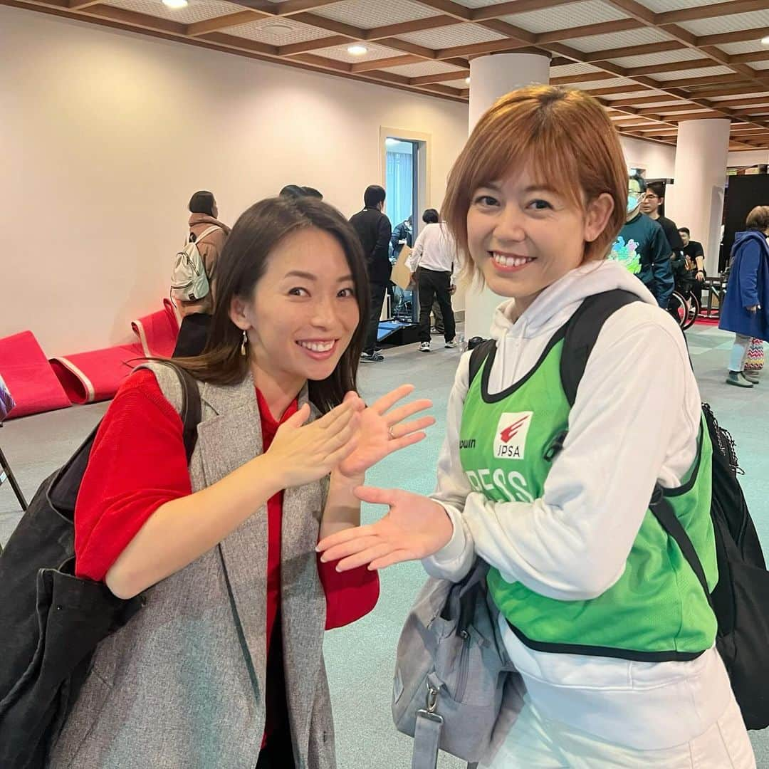 羽村亜美さんのインスタグラム写真 - (羽村亜美Instagram)「先週、  築地本願寺で行われた 第24回 全日本パラ・パワーリフティング選手権大会  ２日間にわたる日本一決定戦！  どの階級も熱い戦い！  日本新記録は４つ誕生、 自己記録更新も！！  築地本願寺のなかで行われたのは ２年連続です！ 開会式では お経も。。  素敵な大会でした🌟 世界的にも珍しいのでは！？  そして！！  くげちゃんに、 ちょーーー久しぶりに会えた！！！ 嬉しい再会☺️」12月15日 18時49分 - amihamura