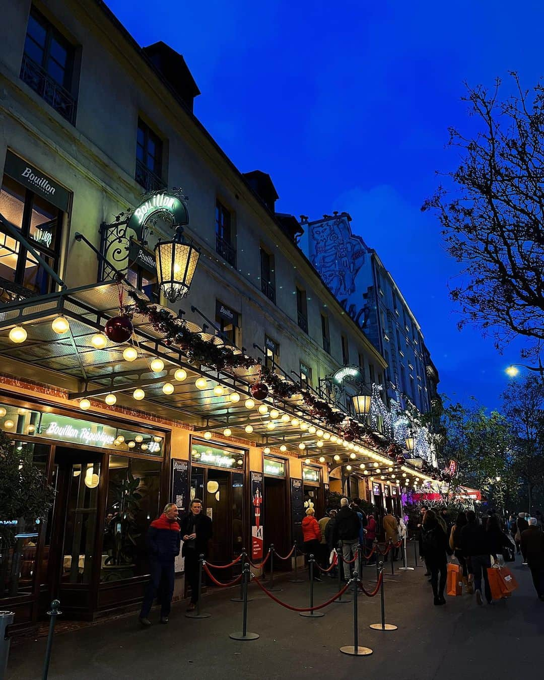 大須賀崇さんのインスタグラム写真 - (大須賀崇Instagram)「Holiday mood in Paris🇫🇷  撮影でパリへ行ってきました。 今年は2回も来ることが出来て、ブッキングして下さったクライアントの皆様には感謝です🌕  #paris #shooting」12月16日 18時00分 - taxin