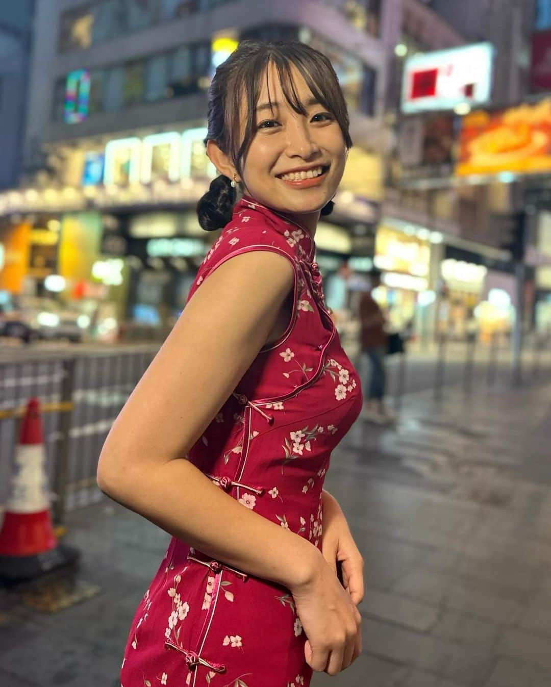 益田恵梨菜さんのインスタグラム写真 - (益田恵梨菜Instagram)「. 実はチャイナドレスで載せれるのが 今回と後1日分くらいあるんだけど チャイナドレス載せすぎかなぁ_･)？笑 . #香港 #チャイナドレス #普段と違う格好できると #写真の枚数も増えちゃうよね #笑」12月15日 19時03分 - erina_msd