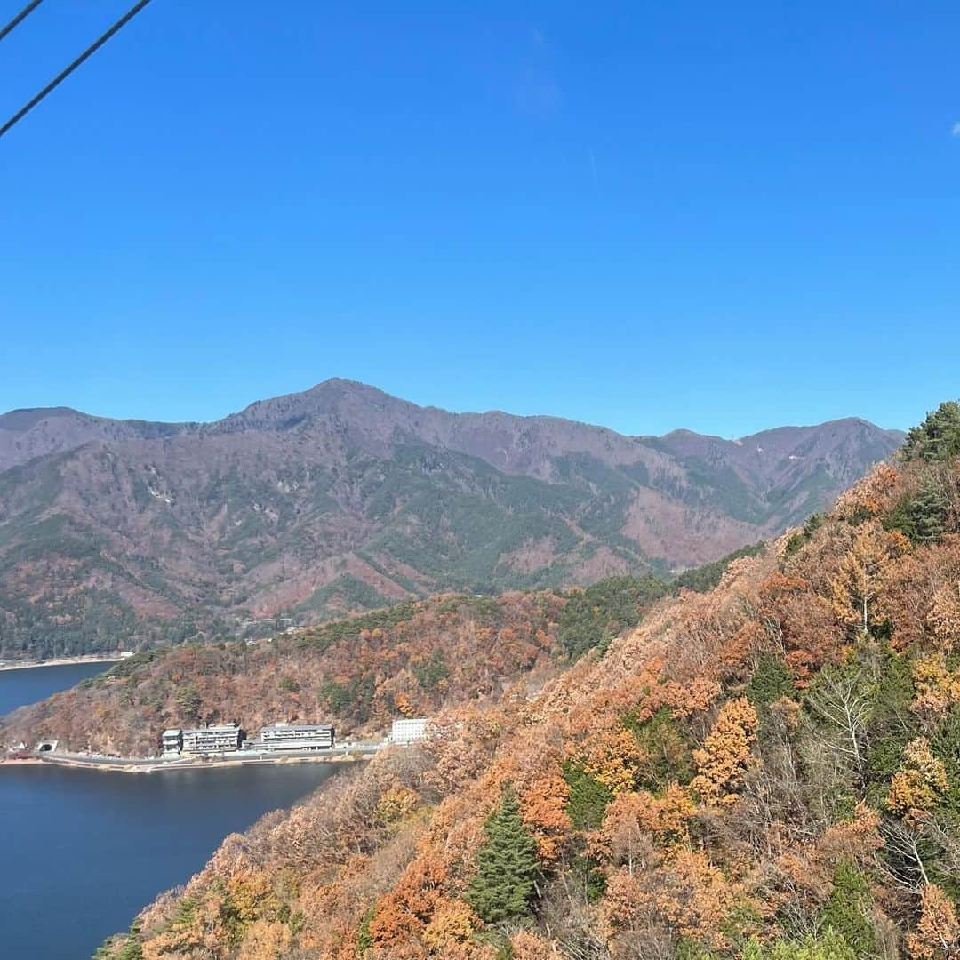 鈴木美羽さんのインスタグラム写真 - (鈴木美羽Instagram)「先週のブランチオフショット！ 富士山綺麗だった🗻✨  明日も見てね☺️」12月15日 19時33分 - suzukimiu_0414