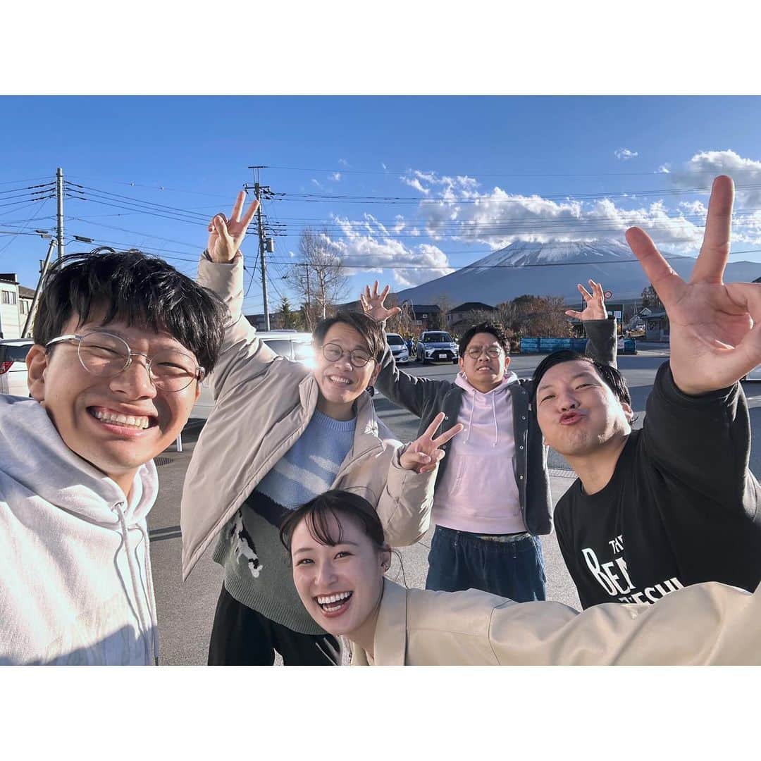 鈴木美羽のインスタグラム：「先週のブランチオフショット！ 富士山綺麗だった🗻✨  明日も見てね☺️」