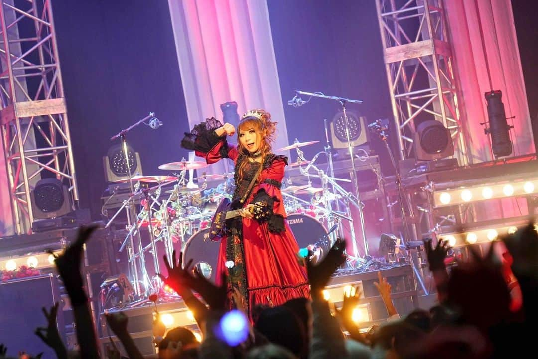 HIZAKIのインスタグラム：「🌹🌹🌹 CHATEAU DE VERSAILLES 　 Zepp Haneda #HIZAKI」