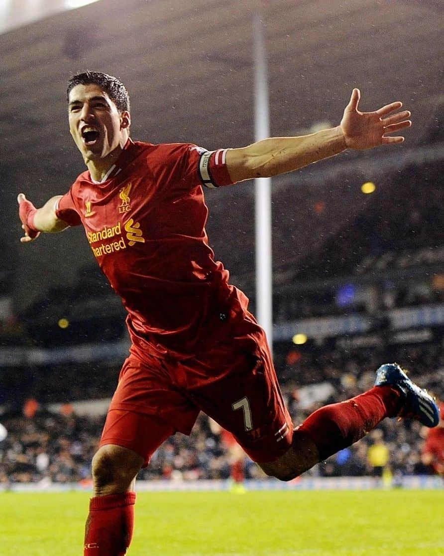 リヴァプールFCのインスタグラム：「#OnThisDay 10 years ago... Suarez led the Reds to a 5️⃣-star performance against Spurs at White Hart Lane 💫」