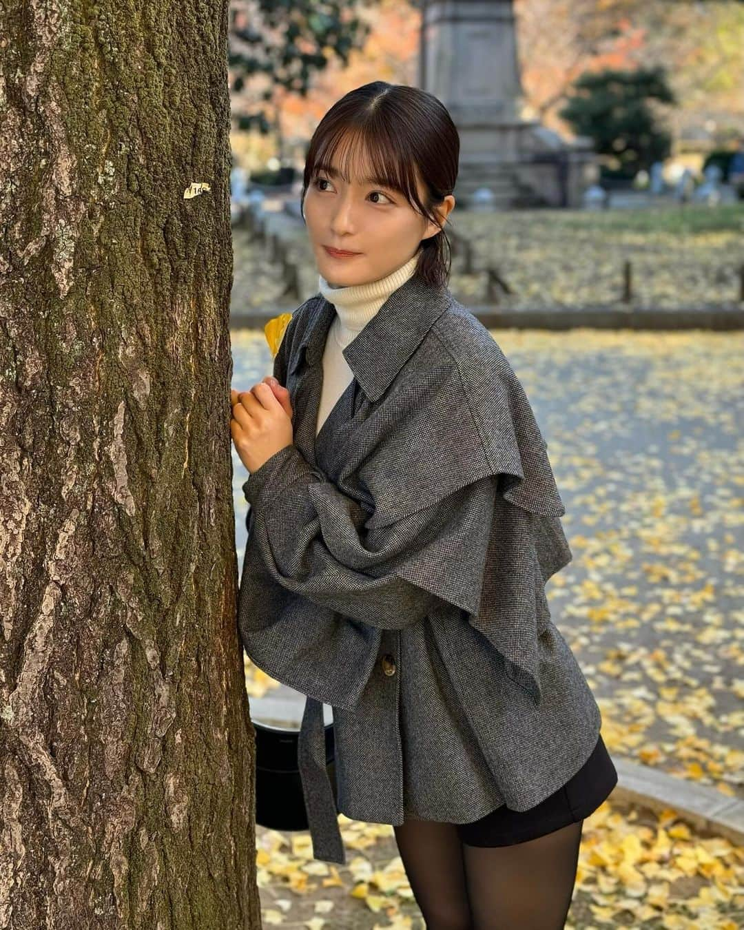 織田奈那さんのインスタグラム写真 - (織田奈那Instagram)「去年買ったお気に入りのコート🍂 3枚目は木の幹と私です」12月15日 20時11分 - odanana924