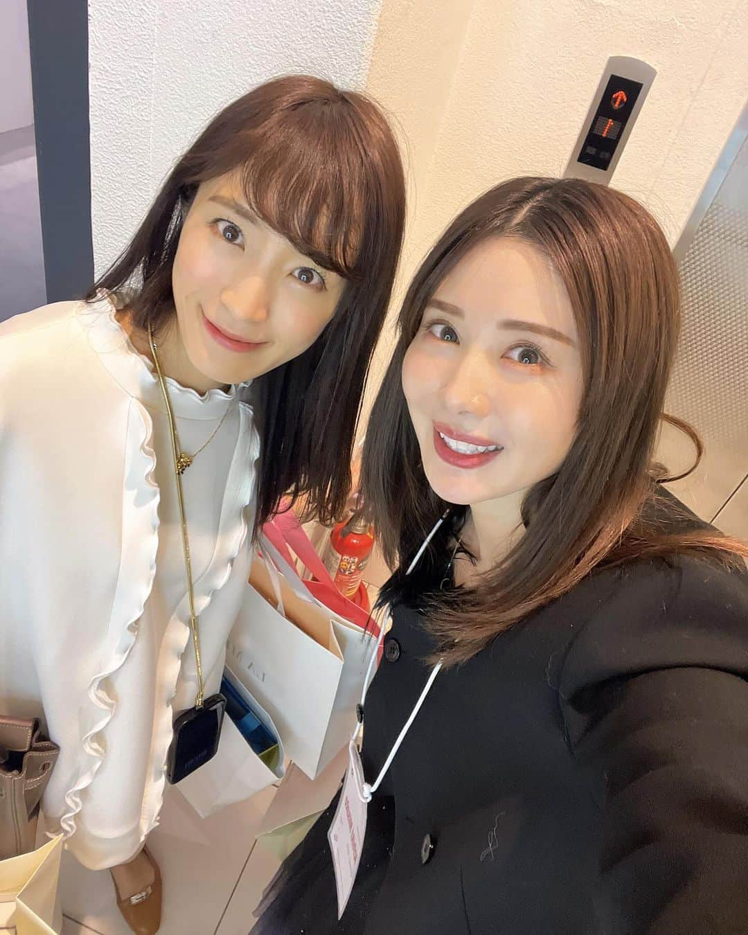 一木美里さんのインスタグラム写真 - (一木美里Instagram)「♥️𝐧𝐮𝐠𝐮 𝐛𝐞𝐚𝐮𝐭𝐲x𝐁𝐭𝐡𝐞𝐁 𝐒𝐄𝐎𝐔𝐋 🇰🇷𝐒𝐄𝐎𝐔𝐋 𝐁𝐞𝐚𝐮𝐭𝐲 𝐏𝐎𝐏𝐔𝐏♥️ 감사합니다🫶🏻  17日まで、表参道ミュージアムで開催しています:)  #nugu#BtheB#seoulcity#KBeauty#韓国コスメ」12月15日 20時05分 - misato_ichiki