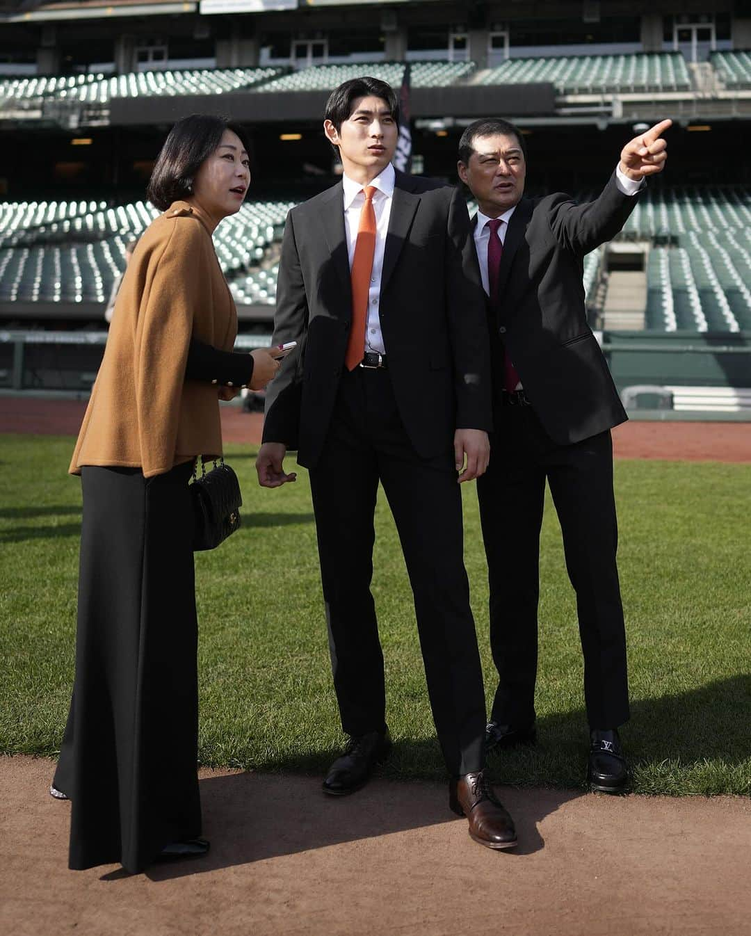 サンフランシスコ・ジャイアンツさんのインスタグラム写真 - (サンフランシスコ・ジャイアンツInstagram)「Welcome to Oracle Park, Jung Hoo 🧡」12月16日 6時11分 - sfgiants