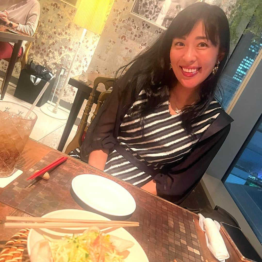 小澤美奈瀬のインスタグラム：「ちょっと前ですが美帆さんと銀座デート🥰💕 美味しいご飯と可愛いスイーツを食べて充電完了です😍美帆さんいつも楽しい時間をありがとうございます🥺🌟お話がとまらなくて時間が足りなかった〜🥰💖 皆様よい週末をお過ごしくださいね🥰💕💕  #ゴルフ #スイーツ #パフェ」