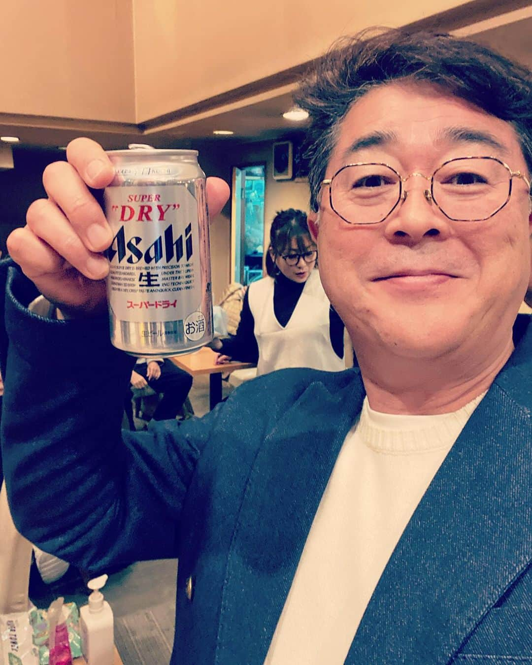 多賀公人さんのインスタグラム写真 - (多賀公人Instagram)「私の会社のクリスマス会！大切な仲間たちが大集合。大復活のまる子さん、ユウキくんのお誕生日も皆で祝えました！いつもいつも皆んなありがとう！皆んなが健康で益々輝きますように。MERRY CHRISTMA !  #クリスマス会　#merrychristmas  #まる子　#誕生日 #中村有喜　#ユイコミュニケーションラボ　#表町TV #岡山市　#多賀公人　#アナウンサー　#happy #love」12月15日 22時15分 - kimito_taga