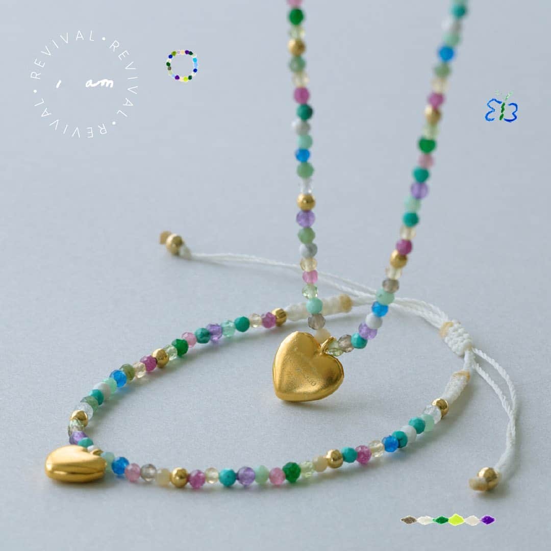 ARTIDA OUD／アルティーダ ウードのインスタグラム：「⁡ ─“I am” Donation Revival─ ⁡ おかげさまで、 “I am” Donationのジュエリーは発売する度に、瞬く間に完売を繰り返してまいりました。 ブランドローンチから支えてくださった皆さまへ、感謝の気持ちを込めて。 12月15日 (金) より4日間にかけて、投票で選ばれた人気のブレスレットやチョーカーを復刻発売いたします。 #iamdonation  ⁡ ⁡ 【12月16日 (土) 12:00発売】 約14種類もの色とりどりな天然石ビーズを連ね、ぷっくりとしたハートのチャームを添えた、ブレスレットとチョーカー。 チョーカーは長さを2段階に変えられるので、ネックレスとのレイヤードもおすすめです。 ⁡ ジュエリーにあわせて描きおろした、カラフルな「opnner」タトゥーシール @poxn をセットでお届けします。 ⁡ ⁡  ーHow to join “I am” Donationー ▶︎Step 1.  “I am” Donationのジュエリー購入により、1点につき1,000円が寄付されます。 ▶︎Step 2.  “I am” Donationのジュエリーが写った写真を #iamdonation を付けてフィードへご投稿いただくと、追加で100円が寄付されます。（合計1,100円の寄付に） ⁡ ⁡ “I am” Donation Revival 明日、12月16日 (土) 12:00発売予定 ⁡ multi-color heart  bracelet 5,500yen, choker 13,200yen (with tax) @artidaoud」