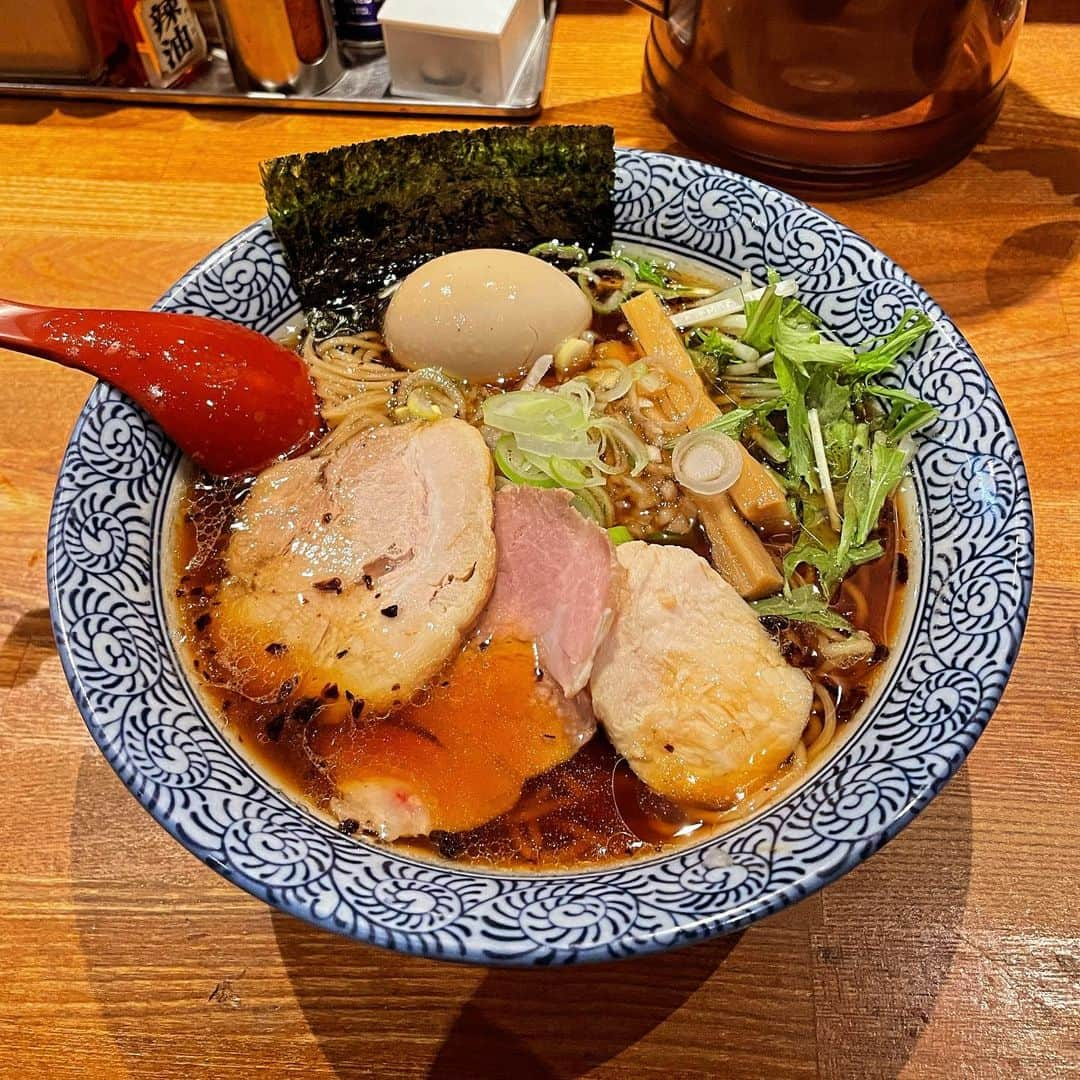 Q太郎のインスタグラム：「#さいたま市#浦和区#elan#エラン#仕事前に#食事#ラーメン#つけ麺#特製中華そば#チャーシューエッグ丼」