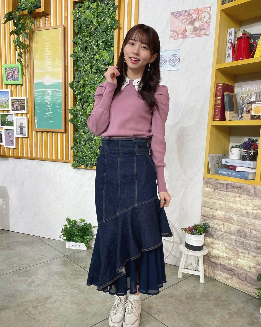 篠原望さんのインスタグラム写真 - (篠原望Instagram)「. 👗☀️ . . モーニングこんぱすで着ていたお洋服の一部を‪🪽 今期のだけではないですがタグ付けしました🏷𓈒𓏸︎︎︎︎ . . 全部見たいよって思ってくれた方は 番組TikTokをチェックしてみてね∩^ω^∩ . ここに載っているの以外でも どこのとか気になるのあれば聞いてくださいな🫶🏻 . . #コーディネート #コーデ #秋コーデ #冬コーデ #プチプラ  #プチプラコーデ #きれいめコーデ #きれいめファッション #大人カジュアル #ウェーブ巻き #巻き髪 #outfitoftheday #outfit #ootd #fashion #instafashion #mischmasch #toccocloset #tinajojun #senseofplace #31sonsdemode #noela #mercuryduo #lilybrown #jillbyjillstuart #きょうの服装どうなるのん」12月15日 22時53分 - nozomi_920