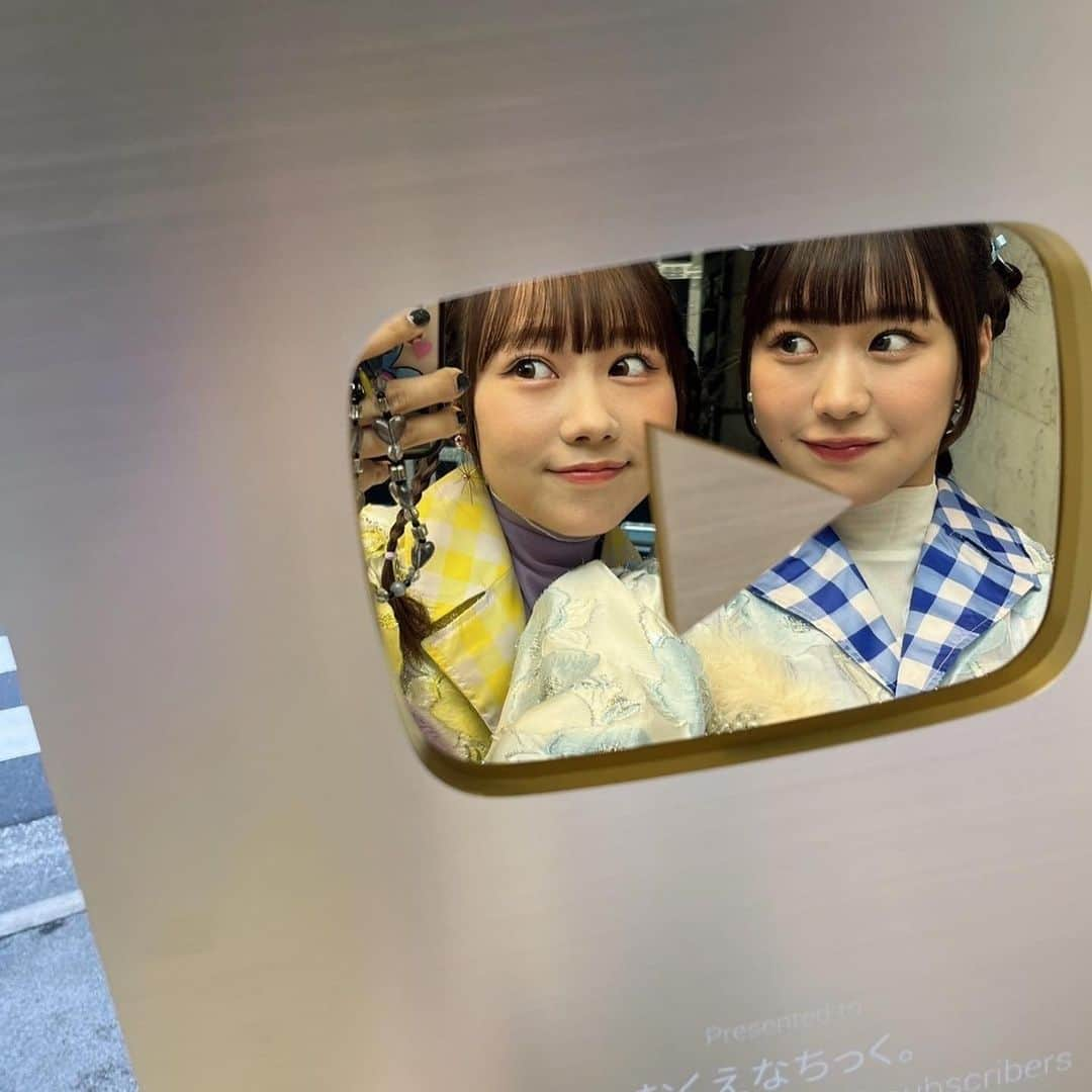 山下恵奈さんのインスタグラム写真 - (山下恵奈Instagram)「HIKAKINさんに金の盾をいただいて、だいすきな仲間たちとLIVEして初めてのYTFFはとっても素敵な1日になりました😭❣️✨ YouTubeもYouTuberも最高🫶🏻 またこの大きな舞台に立てるように頑張ります💐」12月15日 23時06分 - ena_pi25