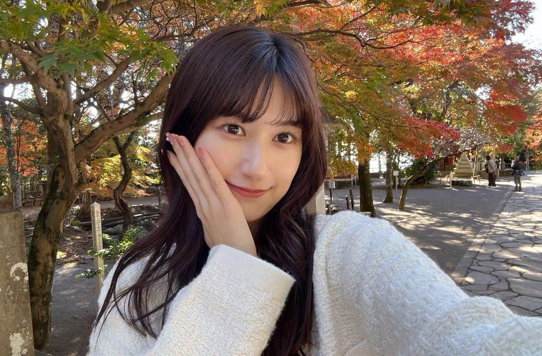 濱田よりかのインスタグラム：「熱海旅行❤︎ 温泉満喫で癒された〜♨️ . 生しらす最高🥹 . . . . #熱海 #熱海旅行 #熱海グルメ #熱海観光 #来宮神社 #海鮮丼 #生しらす #国内旅行 #静岡 #伊豆 #小田原」