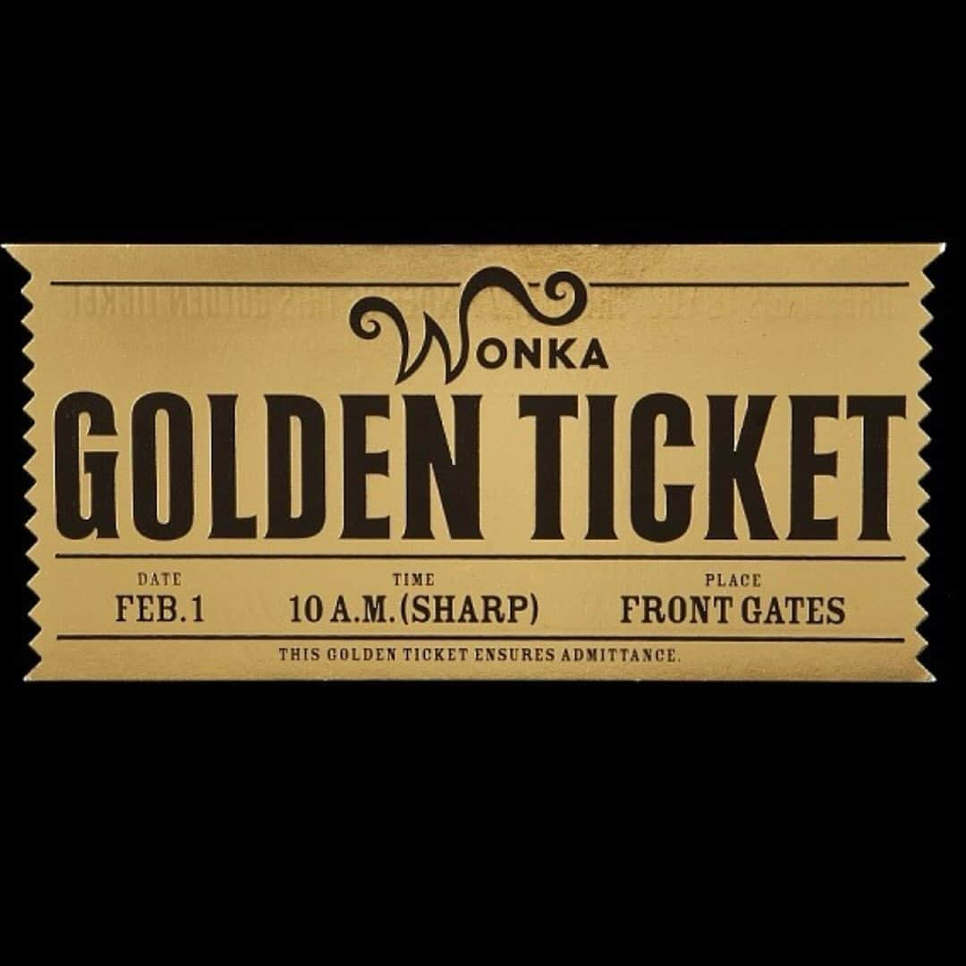 スミソニアン博物館のインスタグラム：「“With a golden ticket, it’s a golden day!”   This Golden Ticket was featured in the 2005 film, “Charlie and the Chocolate Factory” directed by Tim Burton. Based on the novel by Roald Dahl, the story follows a little boy, Charlie Bucket, who wins the coveted golden ticket. It not only grants admission to Willy Wonka’s chocolate factory, but a lifetime supply of chocolate. Along with his formerly bedridden Grandpa Joe, Charlie seizes his opportunity to explore the most secretive chocolate factory in the world. Things go awry when not everything in Wonka’s factory of “pure imagination” is what it seems.   Our golden ticket is in our @amhistorymuseum. Gift from Warner Bros. Entertainment, Inc.」