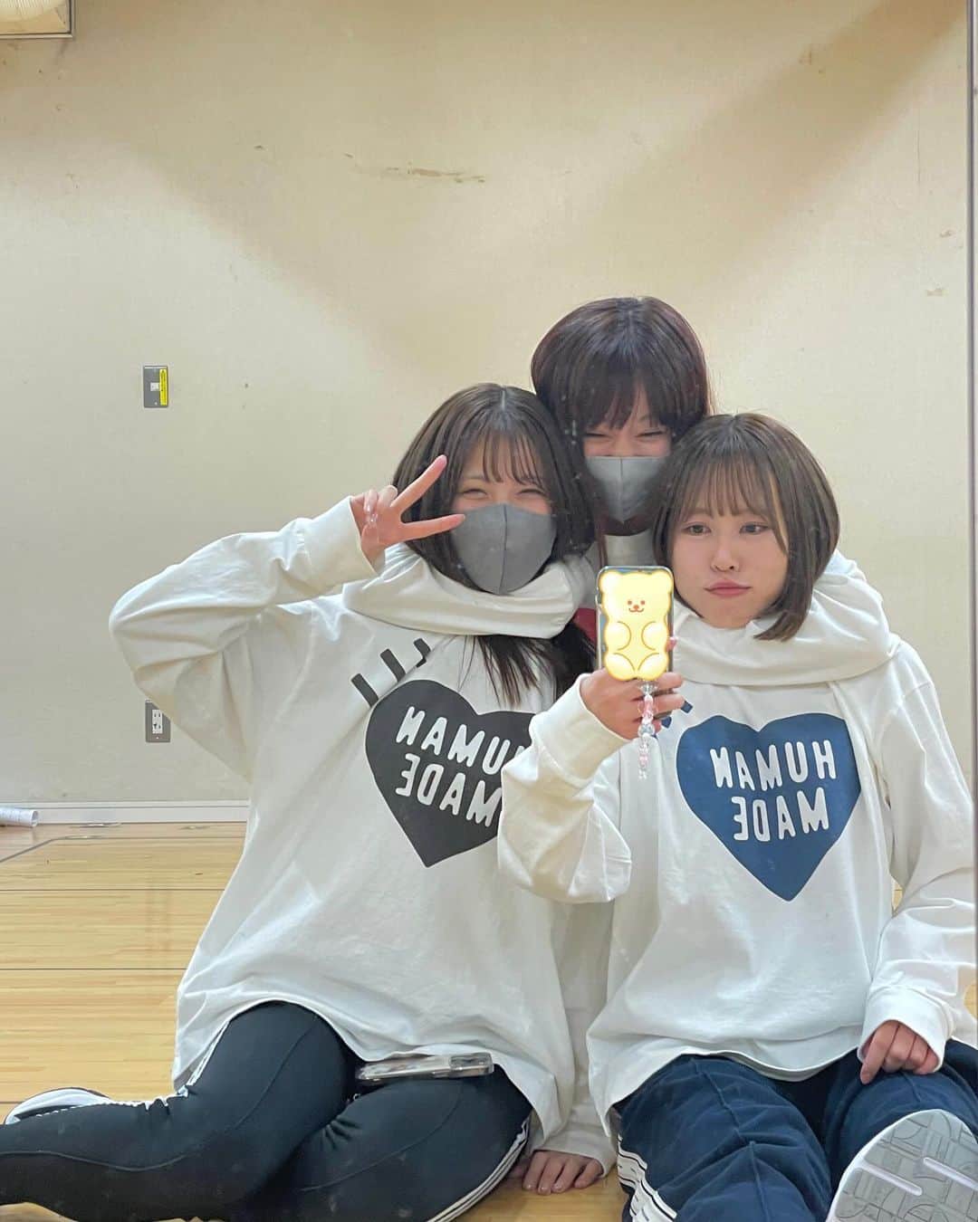 松本慈子さんのインスタグラム写真 - (松本慈子Instagram)「* 10周年ライブまであと少し🐈🌾🐩 リハは3人でお揃いきてしてたんだ🤭 あと少し楽しみにしててね〜！！！！」12月15日 23時28分 - chikako_1119