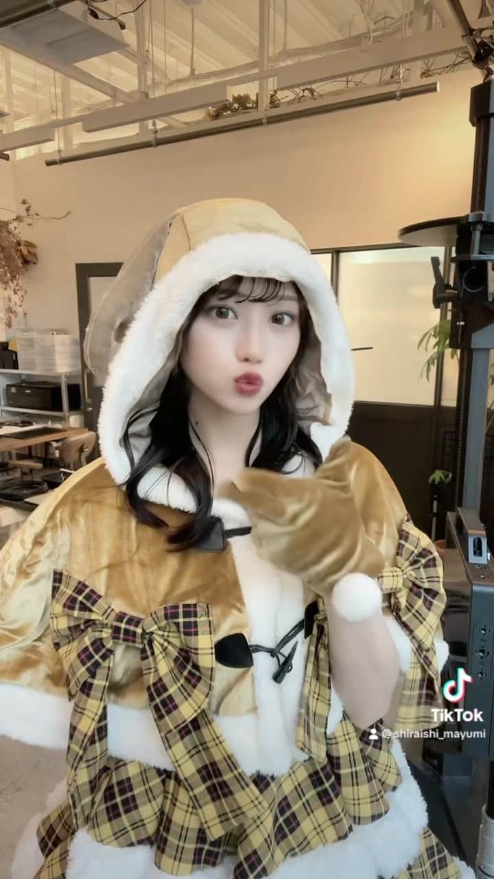 白石まゆみのインスタグラム：「🦌🎄🤍」