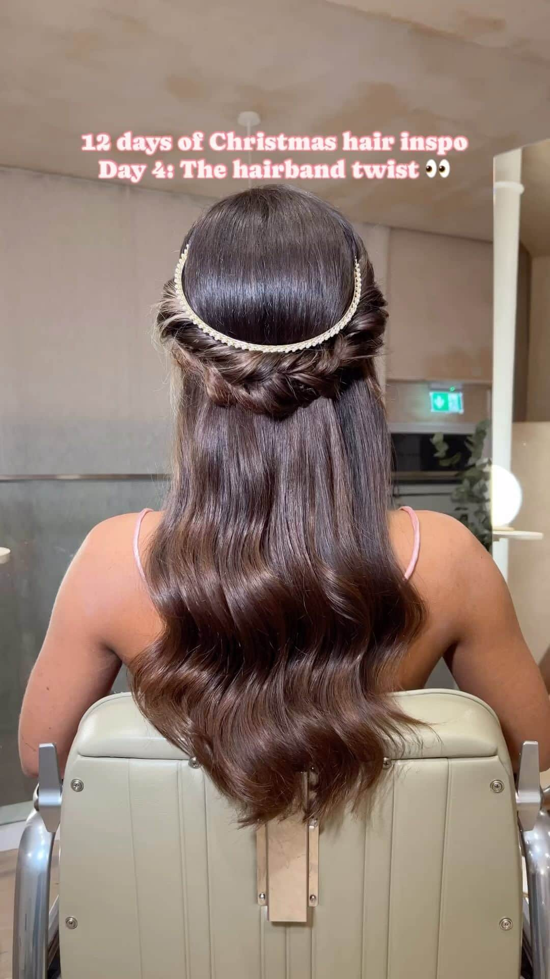 ghd hairのインスタグラム：「✨12 DAYS OF CHRISTMAS HAIR INSPO✨ Day 4: The hairband twist 👀 Save for your next Christmas event 💫  #ghd #ghdhair #hairhack #christmashair #festivehair #xmashair #holidayhair #hairband #hairbandstyle」