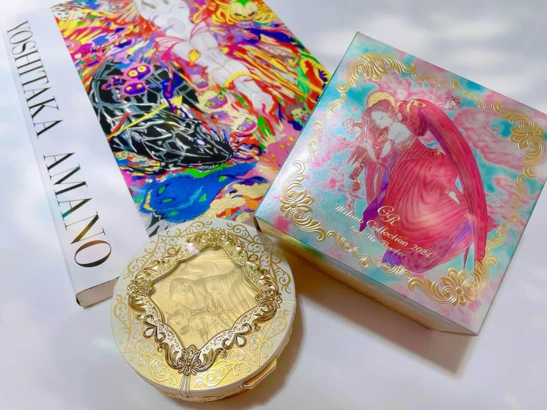 松澤千晶のインスタグラム：「天野喜孝×ミラノコレクション✨プレゼントでいただきました🎁  昔、イベントのお仕事で天野さんにお会いした時に似顔絵を描いてくださって、あなたFF6のティナに似てるね〜って。その時の髪型だと思いますが、嬉しかったです。  調べてみたら、好きなもの：動物、嫌いなもの：人がいっぱいいる所って書いてあったから、そこは似てるかな。笑  #YoshitakaAmano #MilanoCollection」