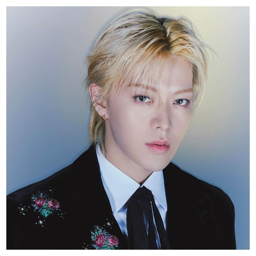 NCT 127のインスタグラム：「White Lie #YUTA   【Be There For Me - Winter Special Single】 🎧🎬2023.12.22 6PM (KST) 💿2023.12.27 (KST)  Pre-order&save NCT127.lnk.to/BeThereForMe  #NCT127 #BeThereForMe #NCT127_BeThereForMe」