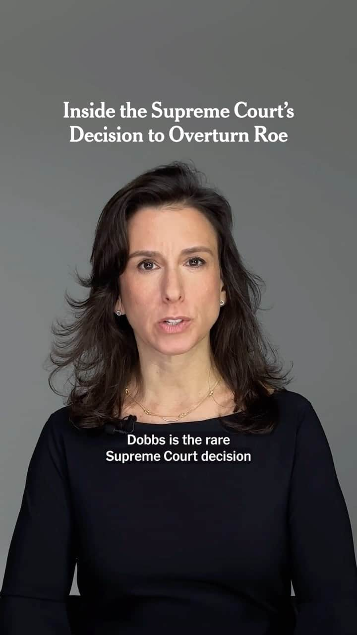 ニューヨーク・タイムズのインスタグラム：「Behind the Scenes at the Dismantling of Roe v. Wade  The Supreme Court deliberates in secret. Insiders who speak can be cast out of the fold.  This is the behind-the-scenes story of how the Supreme Court overturned the constitutional right to abortion — shooting down compromise and testing the boundaries of how the law is decided.  Tap the link in our bio to read the full investigation into the Dobbs case. Video by @jodikantor, Karen Hanley, Rebecca Suner and James Surdam/The New York Times」