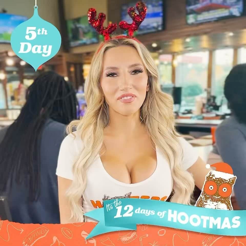Hootersのインスタグラム：「On the 5th day of Hootmas, you can enter to win $50. Who knows, you may strike gold. 💍 Here’s how to enter: - Make sure you’re following @hooters  - Like this post  - Tag a friend in the comments - For an extra entry share this post in your story and tag us   Giveaway ends December 15 at 11:59 pm ET. Winners will receive a DM 48 hours after the daily giveaway ends. Winners must respond within 24 hours to claim their prize.  DISCLAIMER: Must be a HootClub Rewards Member to receive reward. Valid at participating locations only.  Giveaway on 12/15/23 only. Additional restrictions may apply」