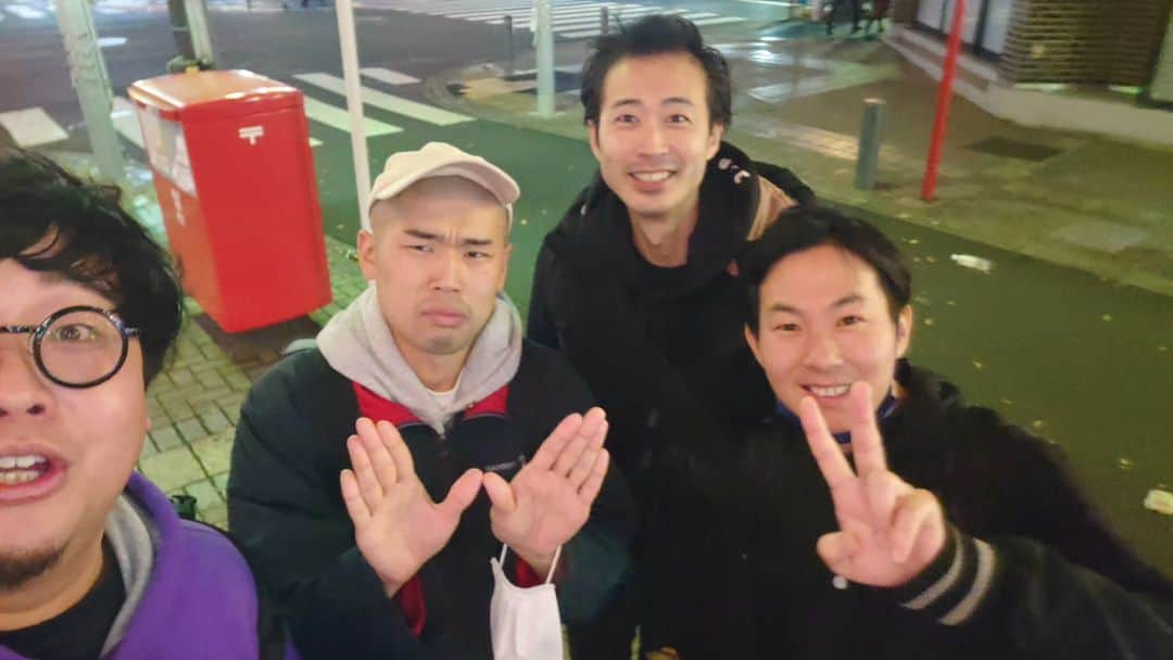 古谷健太さんのインスタグラム写真 - (古谷健太Instagram)「池袋ゲキパにご来場の皆様ありがとうございました！みんなおもしろくてお客様も優しくて素敵な夜！大喜利が好きな犬のMVPは阿久津大集合さん、ネタとトークが好きな蟹のMVPは大嶋の一番弟子さんに決定！19日にこちらの3名にも出てもらえるライブがあります！ギリギリですが明日告知出します！是非に！  #池袋ゲキパ #大喜利が好きな犬 #ネタとトークが好きな蟹」12月16日 0時18分 - koyaken_radio