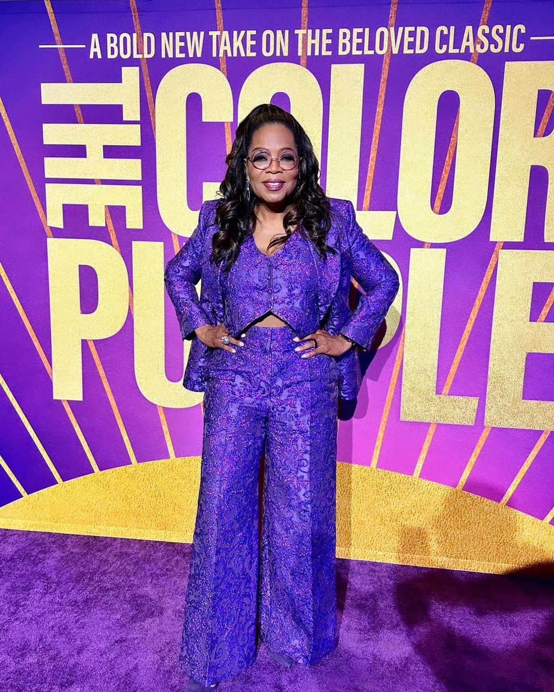 ステラ・マッカートニーさんのインスタグラム写真 - (ステラ・マッカートニーInstagram)「IN STELLA: The purple perfection of my queen @Oprah, wearing our iconic Savile Row tailoring again for a screening of @TheColorPurple... x Stella   #Oprah wears a three-piece #StellaMcCartney suit, with a silhouette pulling from our #StellaSummer24 runway — crafted from recycled lurex brocade.    Discover our signature Savile Row tailoring in-store and at stellamccartney.com.」12月16日 0時34分 - stellamccartney