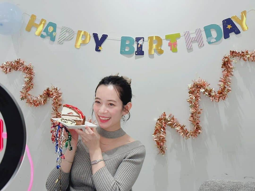 フォンチーさんのインスタグラム写真 - (フォンチーInstagram)「33th anniversary⑅◡̈*  お誕生日おめでとう自分❣️  Happy birthday to me❣️❣️  Chúc mừng sinh nhật của tôi❣️❣️❣️」12月16日 0時33分 - fonchi1216