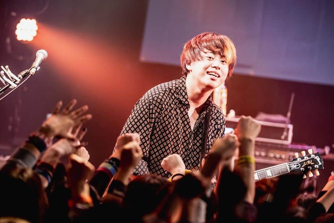 ヤングスキニーさんのインスタグラム写真 - (ヤングスキニーInstagram)「📸 "老いてもヤングスキニーツアーvol.2" vol.2あったんだ編 2023.11.28 at 茨城・水戸ライトハウス  w/ シンガーズハイ(@singers.high )  photo by @rockn__photo」12月16日 0時45分 - yang_skinny