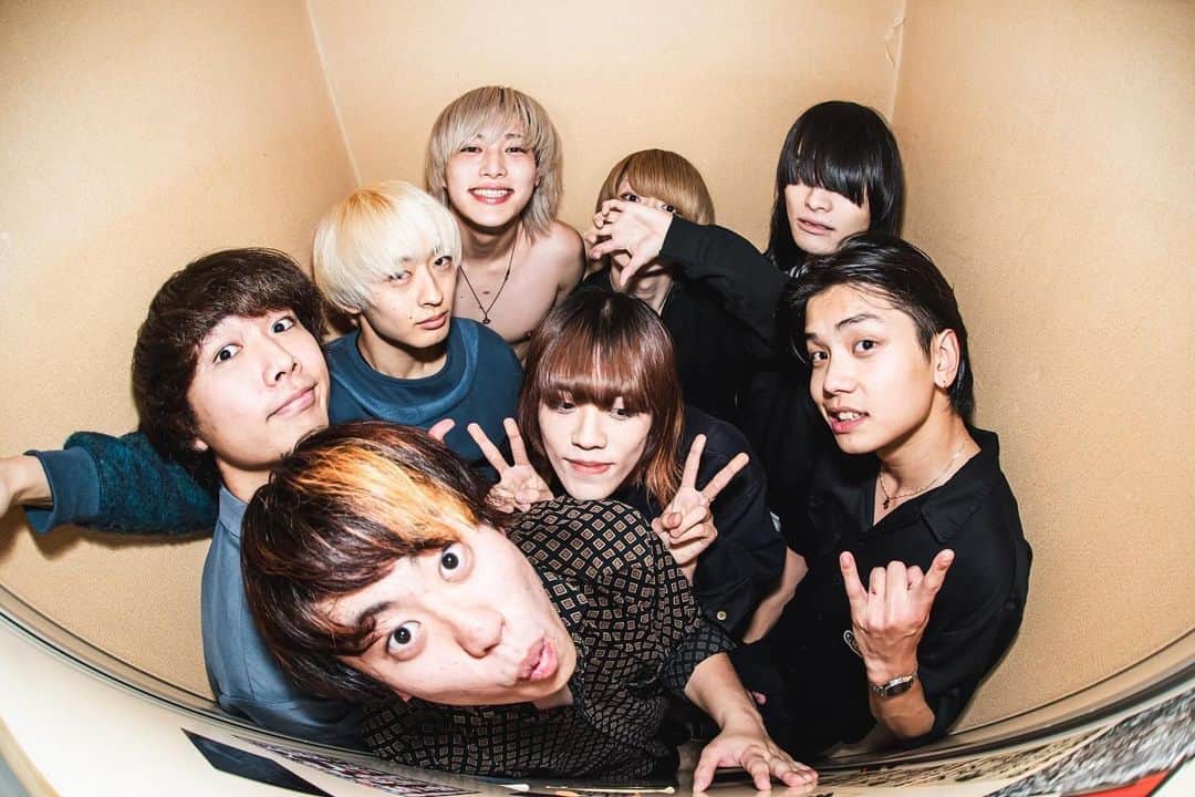 ヤングスキニーさんのインスタグラム写真 - (ヤングスキニーInstagram)「📸 "老いてもヤングスキニーツアーvol.2" vol.2あったんだ編 2023.11.28 at 茨城・水戸ライトハウス  w/ シンガーズハイ(@singers.high )  photo by @rockn__photo」12月16日 0時45分 - yang_skinny