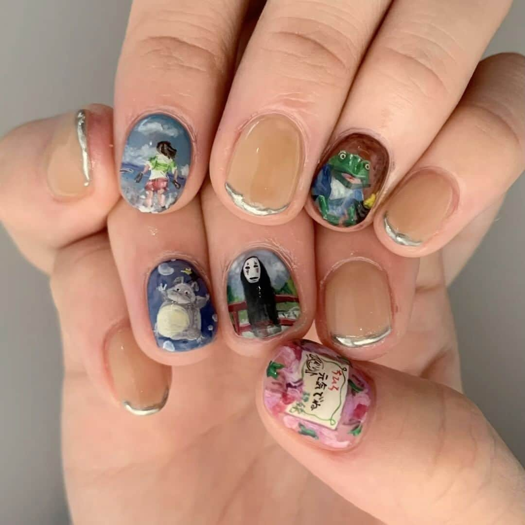 aoki_nailのインスタグラム：「・  絵画風ジブリ🖼️ 千と千尋の このシーンから＊  お客様に言われて 元気でね　のシーン そう言えば こんなカードもらってたー！ これ描かせてもらったのは初♡笑 ・ ・  nailgalleria  Rug〈ネイルガレリアラグ〉 大阪市北区中崎西2-6-3  #キャラクターネイル#キャラネイル#手描きアート#手描きデザイン#手描きネイル#アートネイル#痛ネイル#handpaint#paintart#nailistagram#japanesenailart#japanesenail#instanail#nails#イラストネイル#夏ネイル #油絵ネイル#ジブリネイル #千と千尋の神隠し#giburi #giburimuseum #ジブリ展 #宮崎駿t#aokiの絵画ネイル#千と千尋ネイル#カオナシネイル#千と千尋の神隠し舞台」